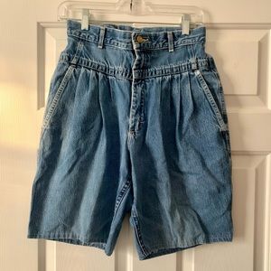 Vintage Lee Brand Jeans cutoff pleated shorts S 12. The ultimate mom Jean short!